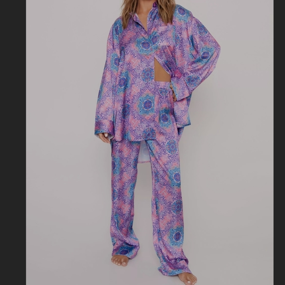 Nasty Gal Violet Tile Print Pajamas (Size 8 OVERSIZED) - Picture 4 of 6